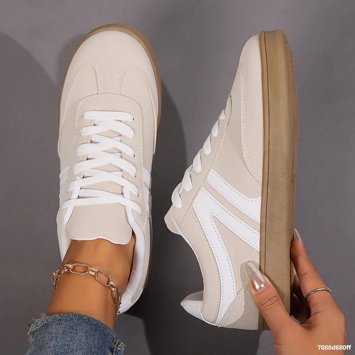 Lace-Up Round Toe Sneakers
