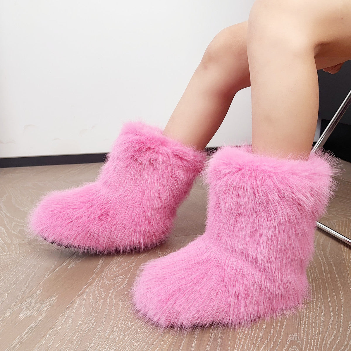 Furry Middle Snow Boots