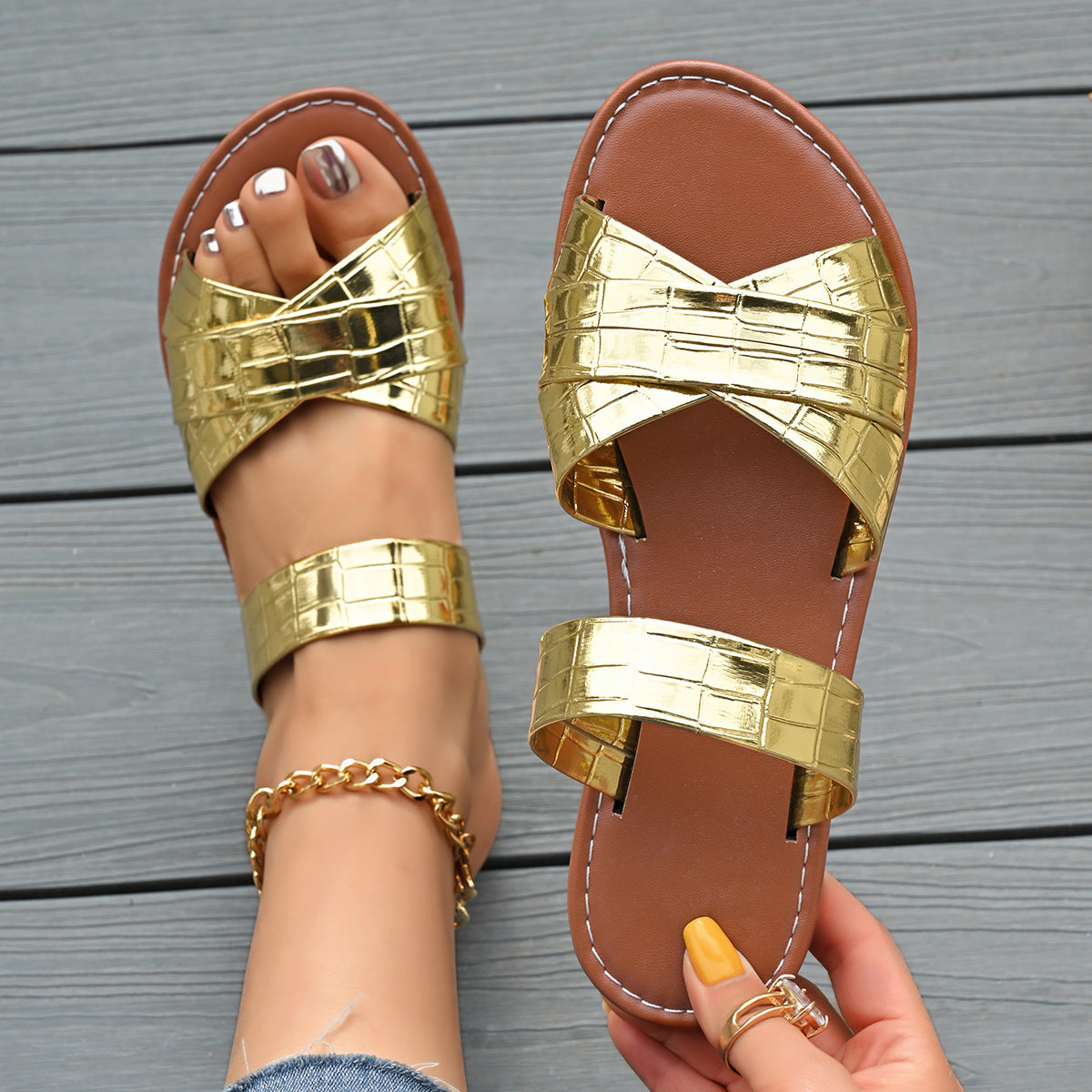 Plus Size Cross-Strap Slippers