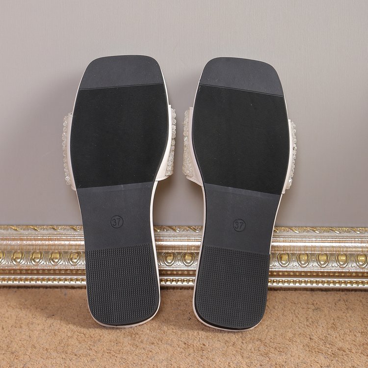 Pearl Flat Fashion Slippers