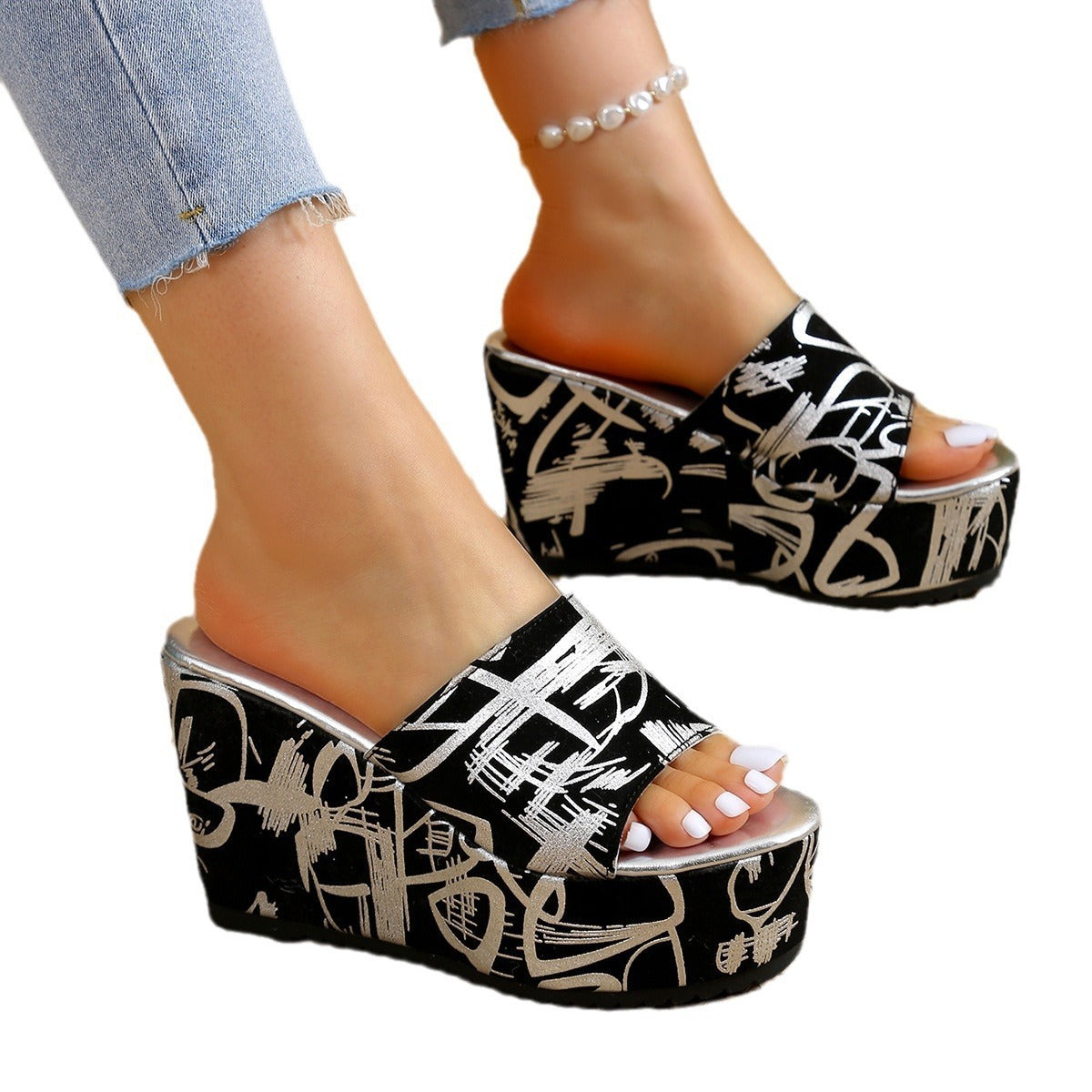 Round Toe Printed Wedge Slippers