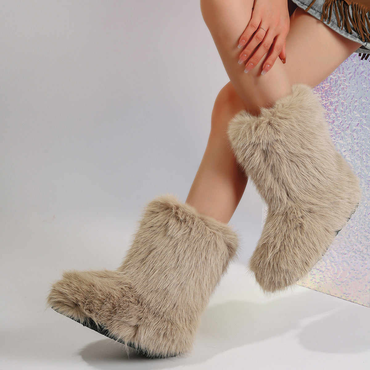 Furry Middle Snow Boots