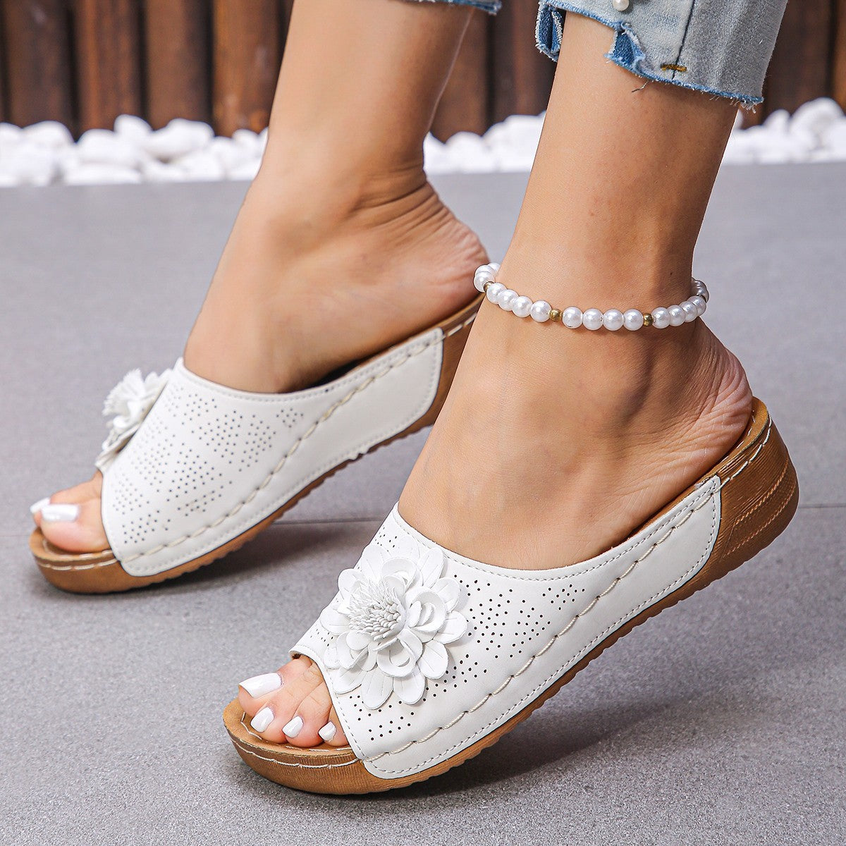 Flower Wedge Hollow Sandals