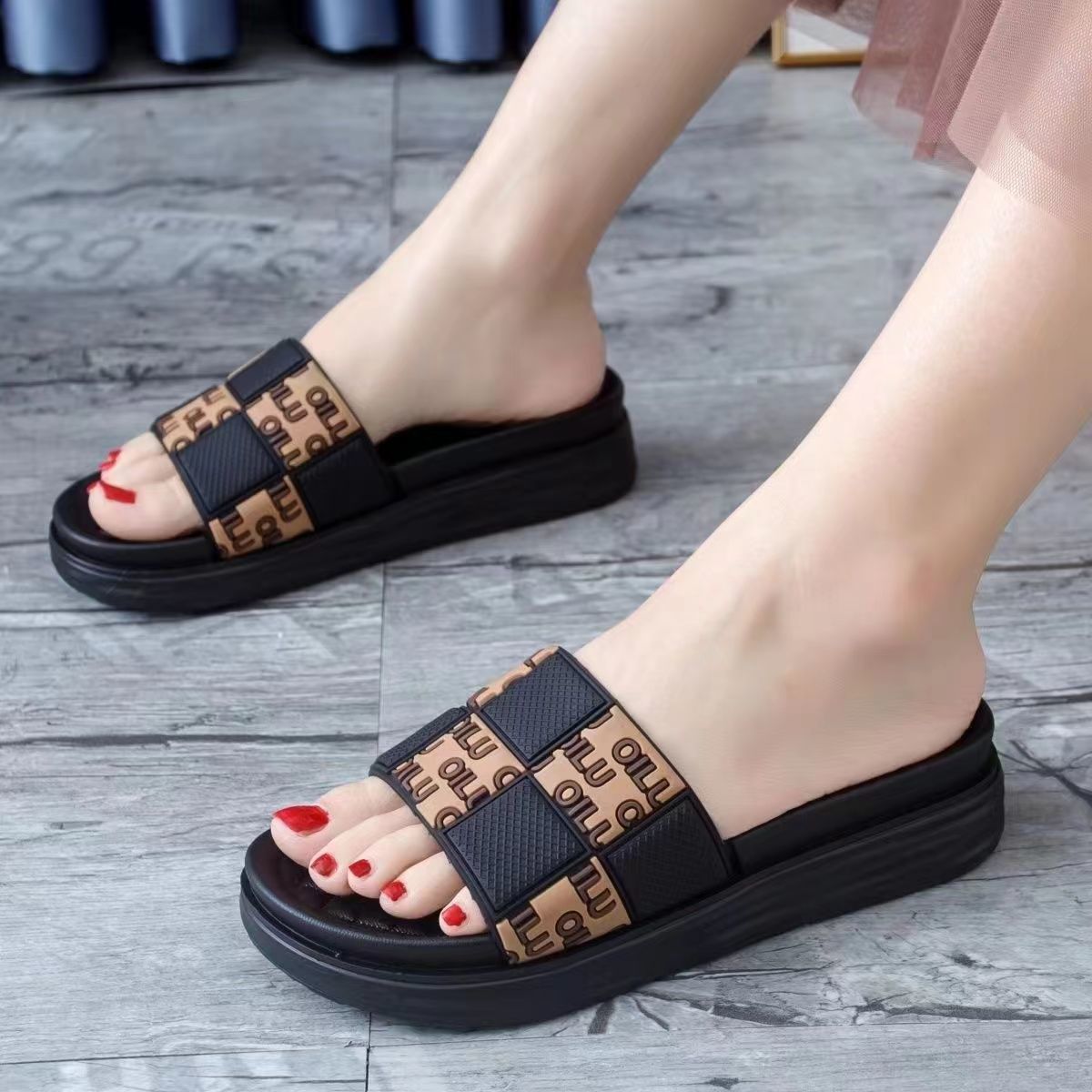 Thickened Outdoor Summer Slippers