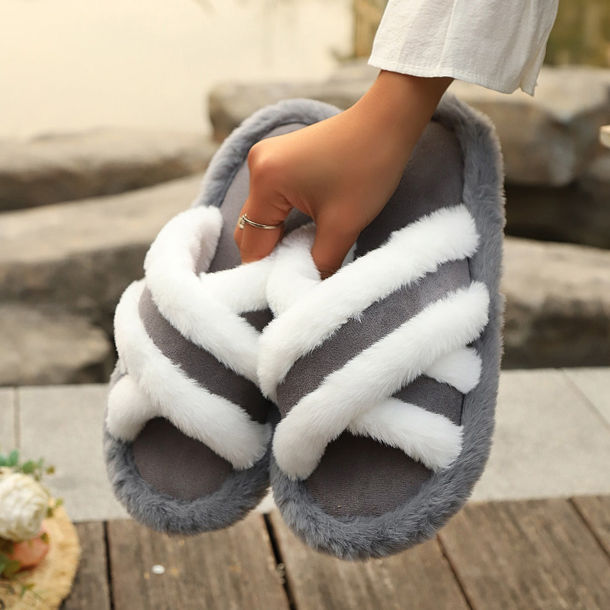 Cross Strap Fluffy Platform Slippers