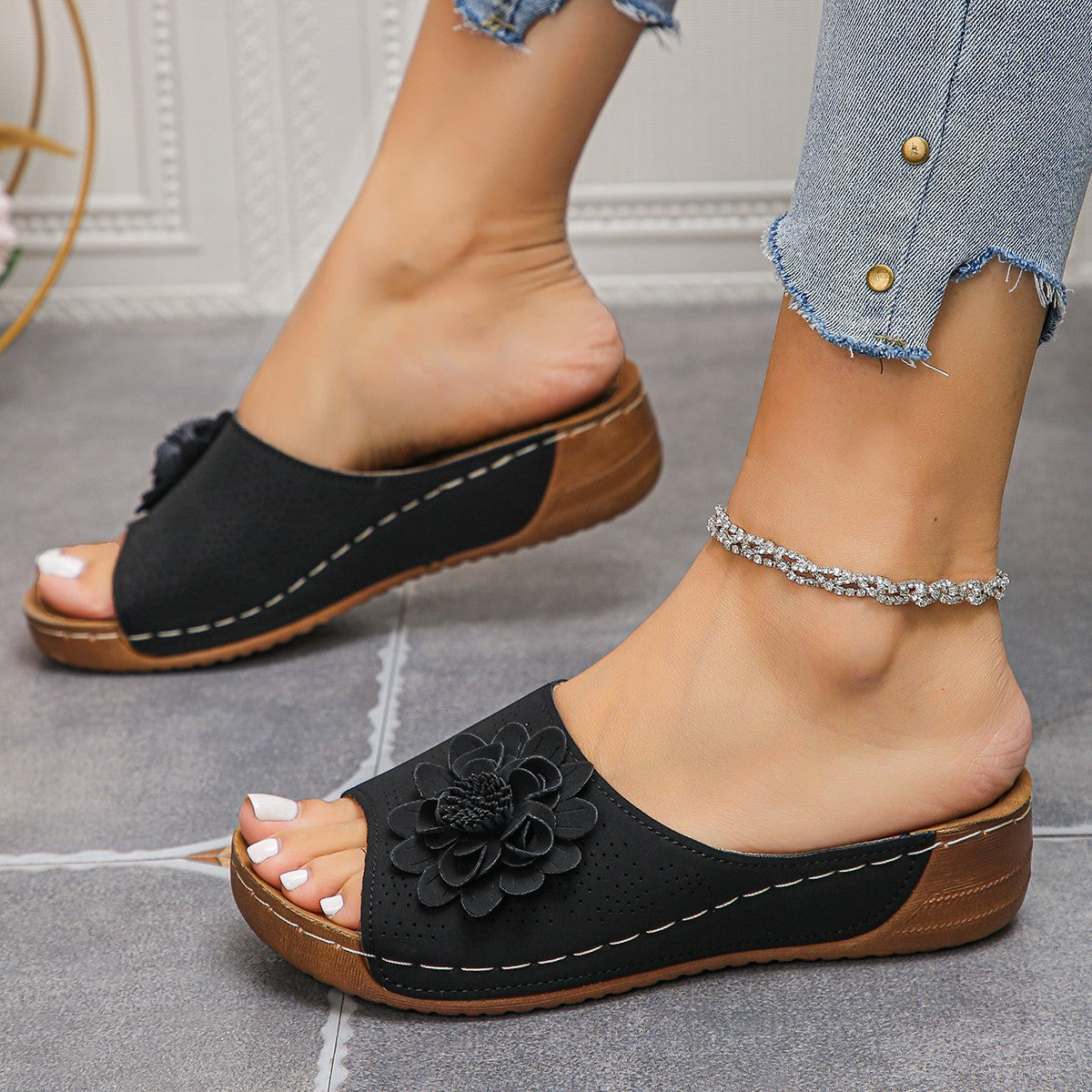 Flower Wedge Hollow Sandals