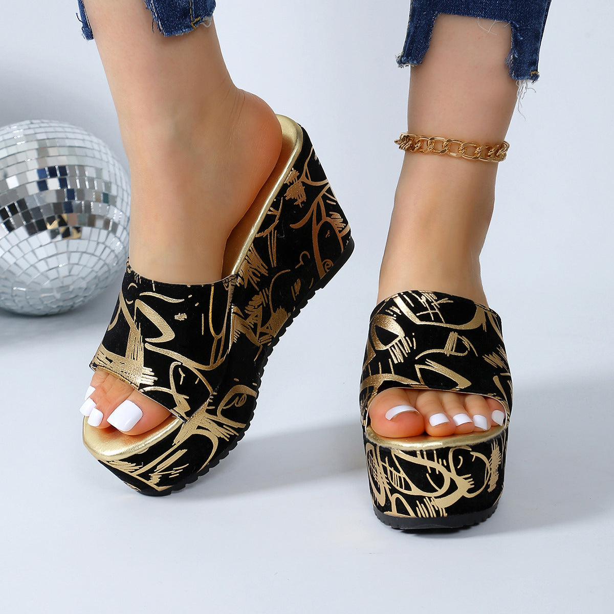 Round Toe Printed Wedge Slippers