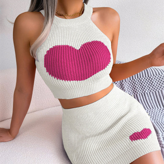 Casual Love Contrast Color Midriff-baring Top Hip Skirt Suit
