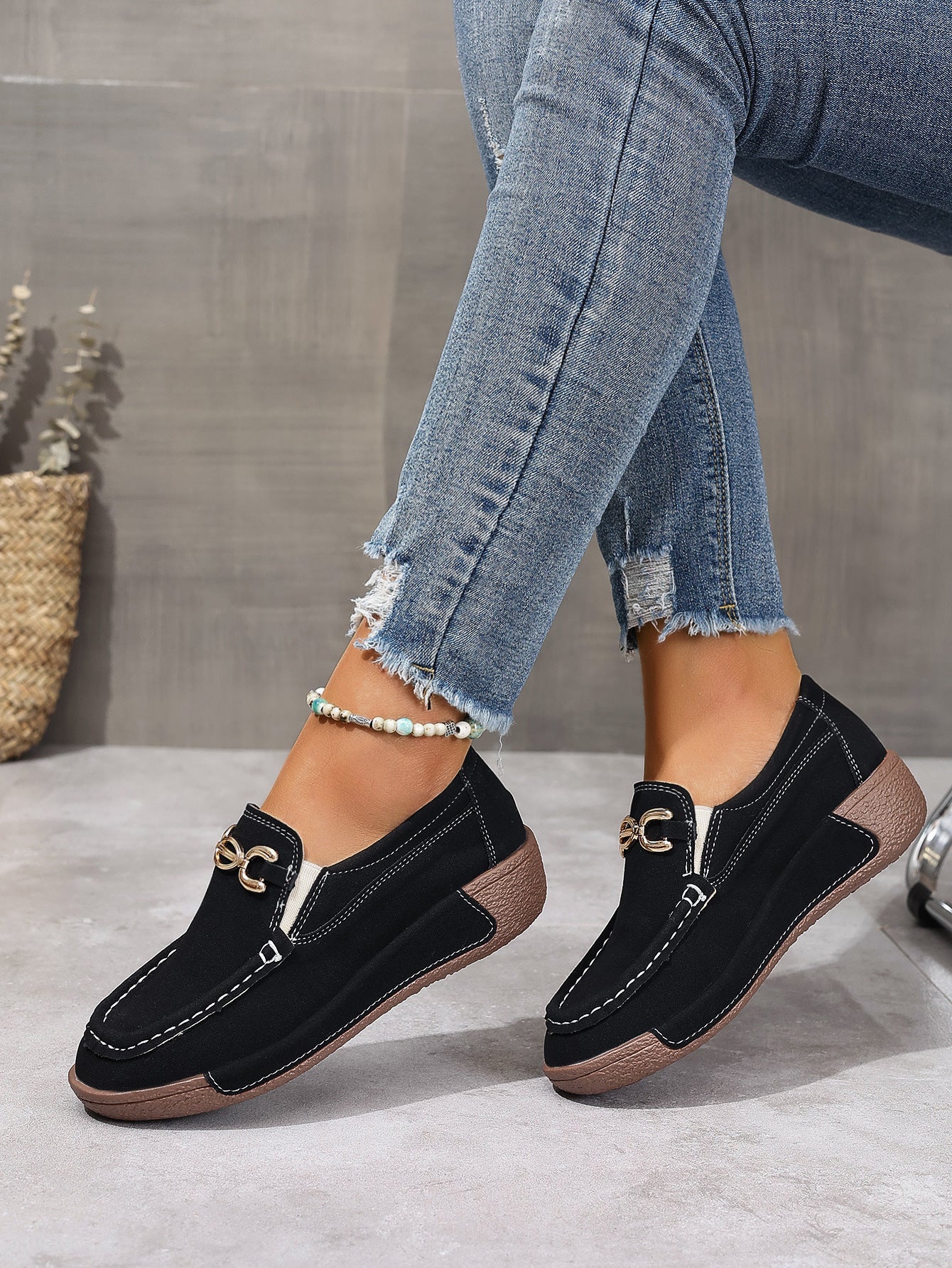 Round Toe Buckle Shoes